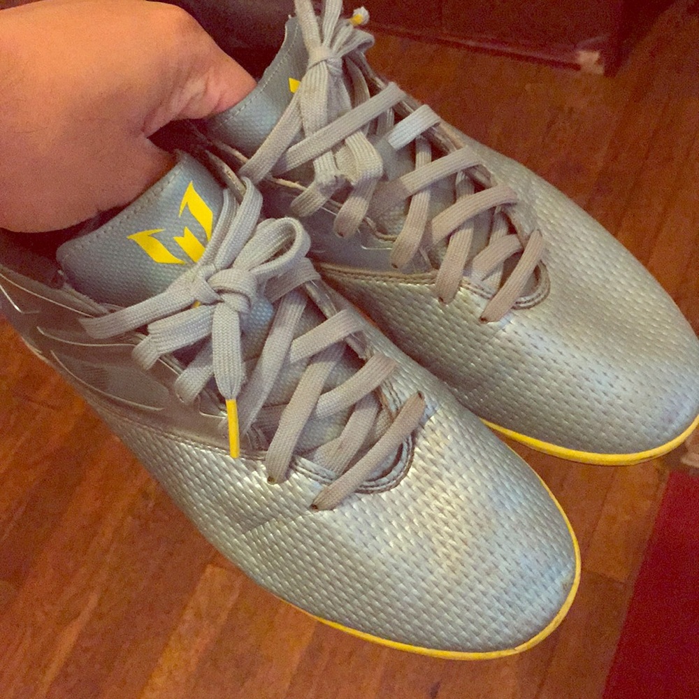 Messi Soccer shoes turf 15.3